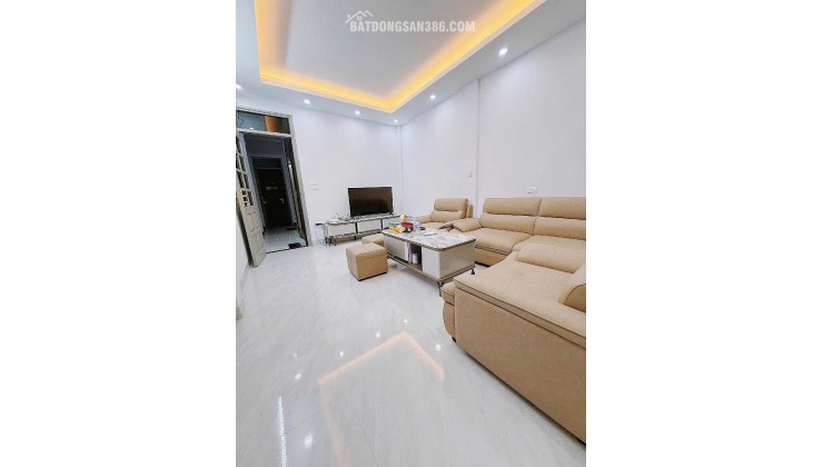 Bán nhà riêng Kim Đồng Hoàng Mai, giá 16.5 tỷ, dt 48m2, thang máy, siêu đẹp